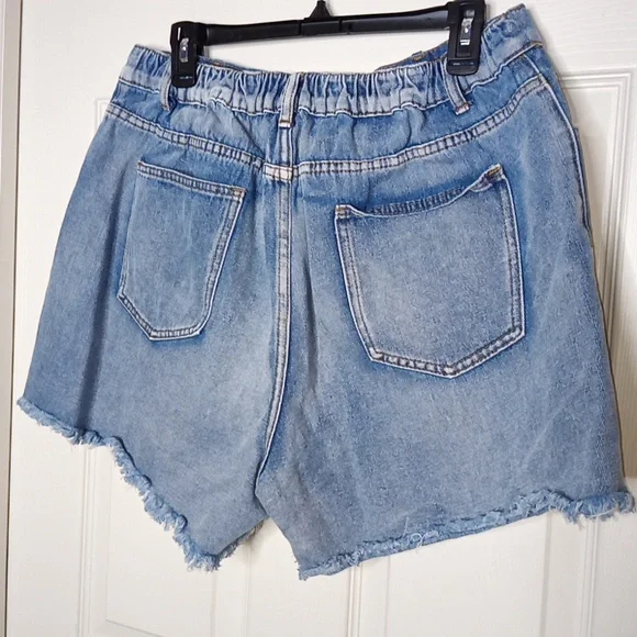 Shein Curve 1XL Destructed Denim Jeans Shorts Elastic Back Waistband Plu… - Picture 4 of 5